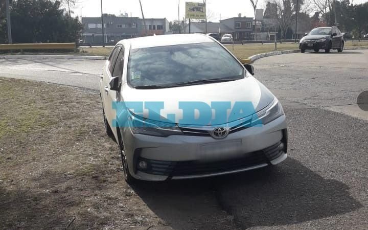 ¡Qué peligro! El "estacioná donde quieras" llegó a las rotondas