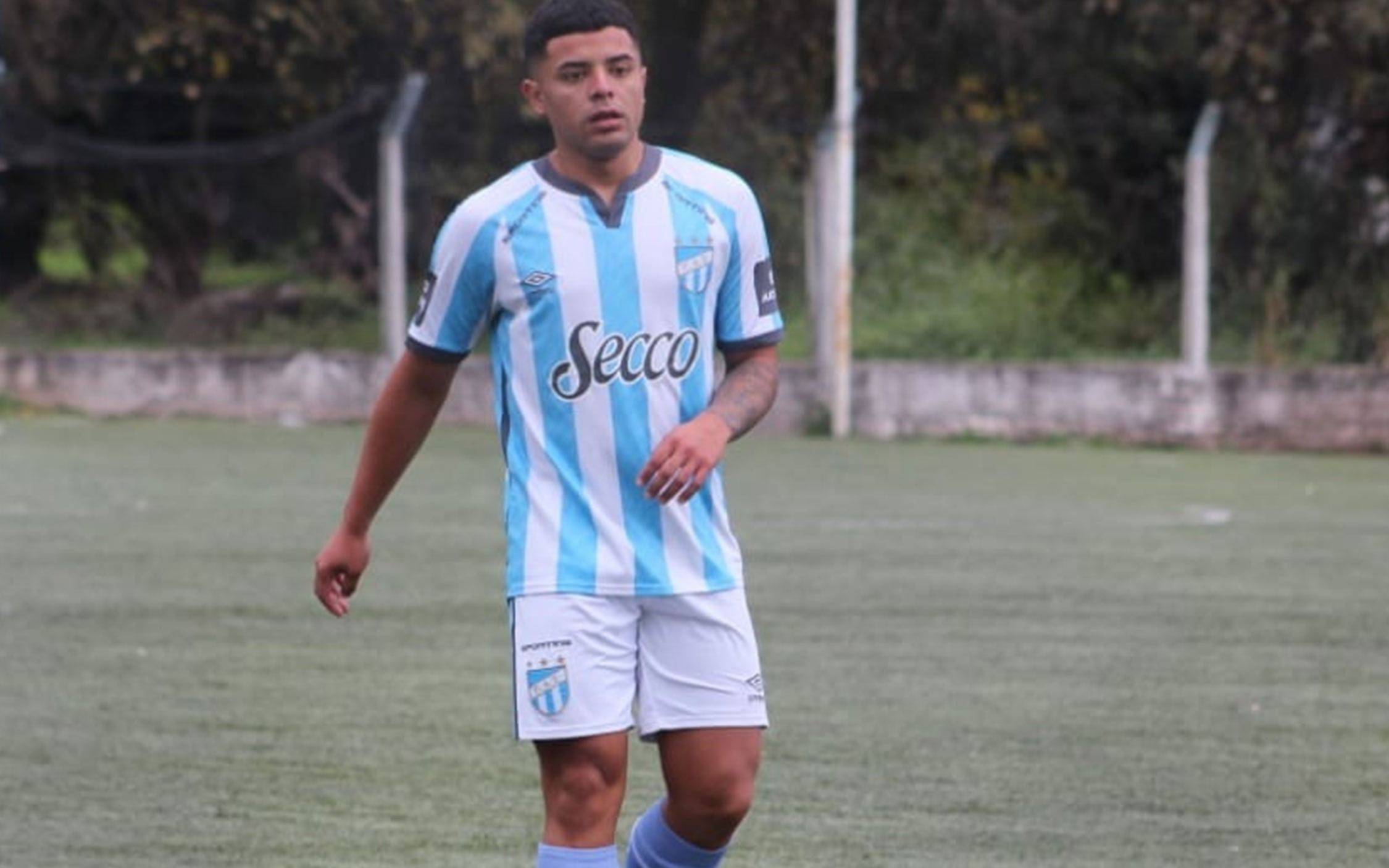 Luto y dolor en el fútbol: murió de un infarto Fabricio Navarro, jugador de Atlético Tucumán