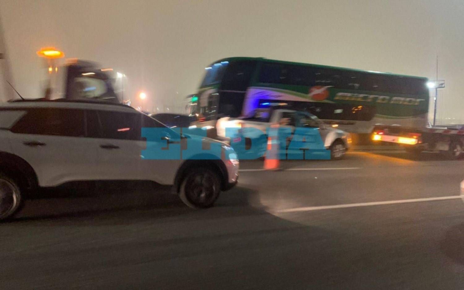 Choque en la Autopista La Plata y demoras en el éxodo del finde largo