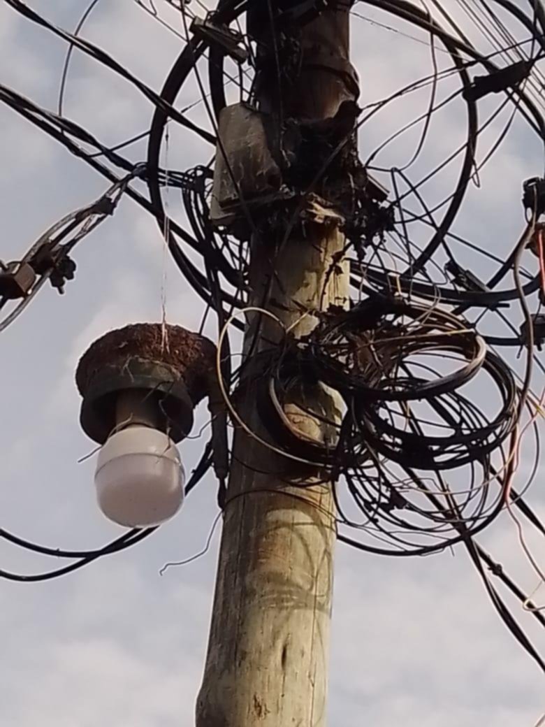 Denuncia un incendio en los cables, en 170 y 40 bis