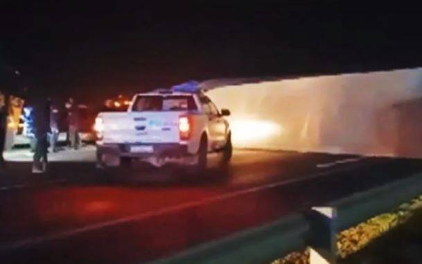 Fin de semana trágico: volcó un camión en la  Panamericana y hay al menos un muerto