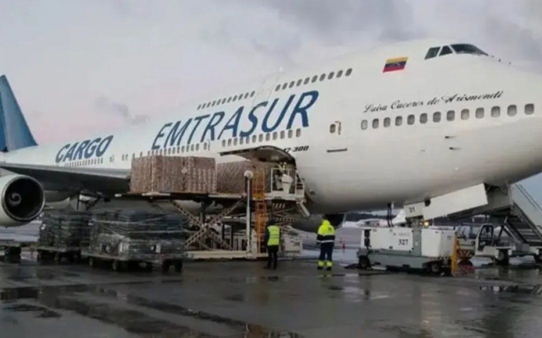 Un tripulante del avión venezolano detenido en Ezeiza lanzó una denuncia contra un área del Gobierno