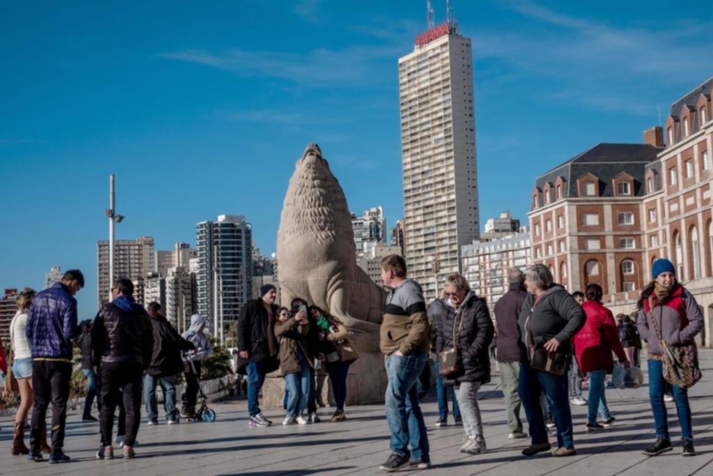 Récord de turistas en el finde “extralarge”