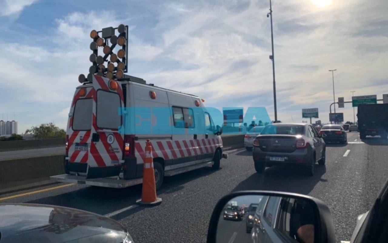 La vuelta a casa del finde largo con tránsito intenso y algunas demoras en la Autopista