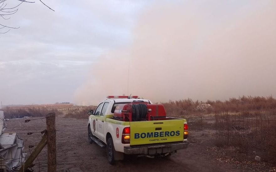 Los incendios de pastizales tienen a Junín bajo el humo