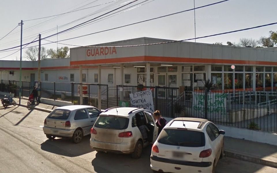 Un menor apuñaló a un joven por la espalda en San Carlos