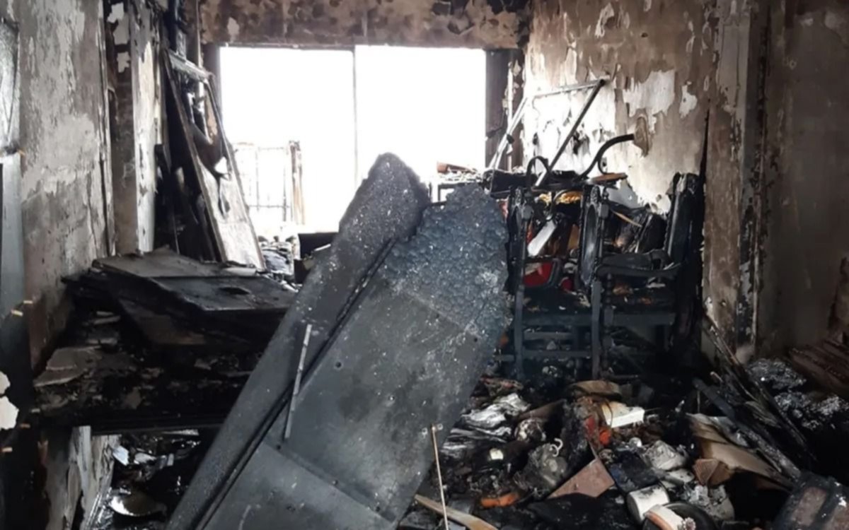 FOTOS | Por dentro, así quedó el departamento del trágico incendio donde hubo cinco muertes