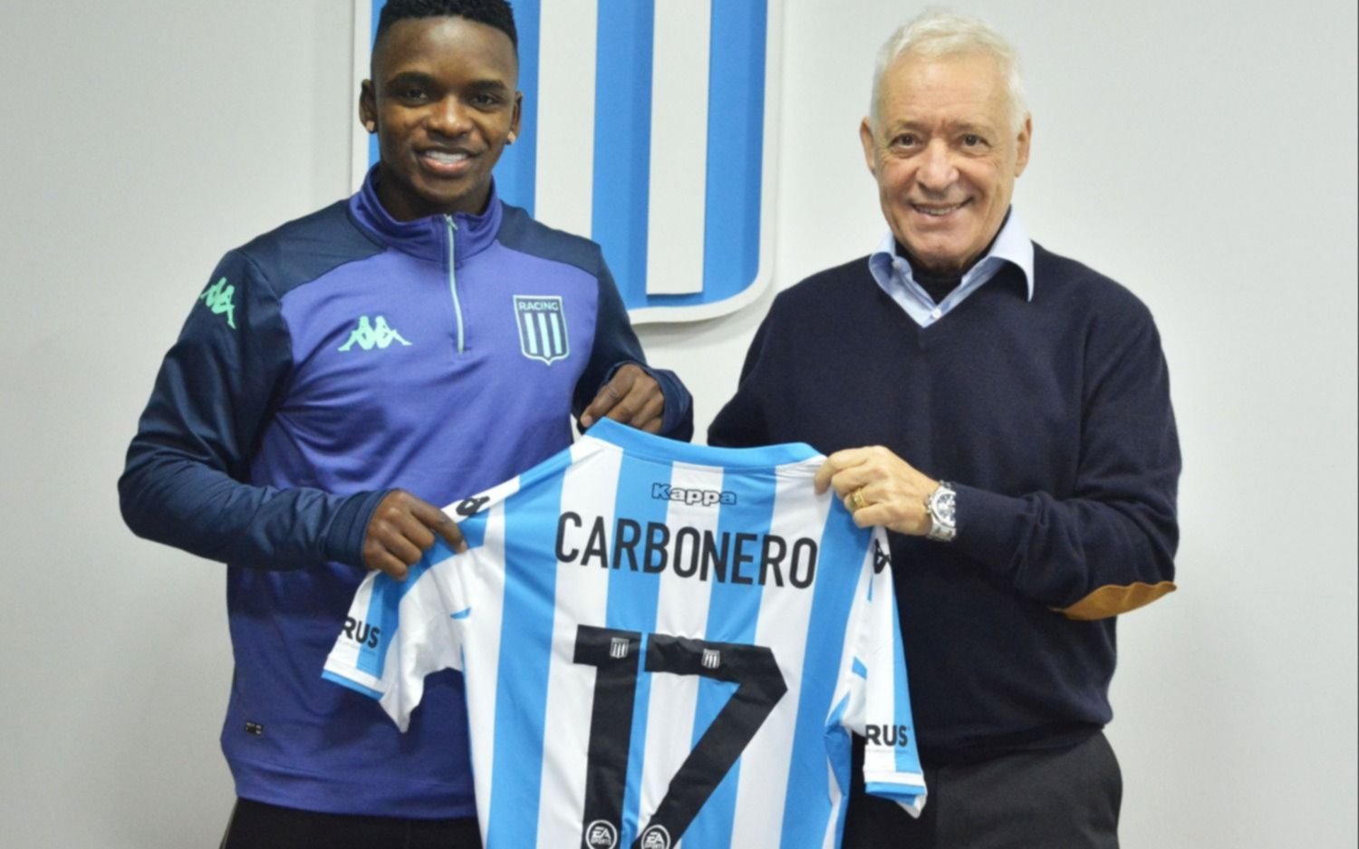 Carbonero firmó su contrato con Racing y podría ser titular ante Aldosivi