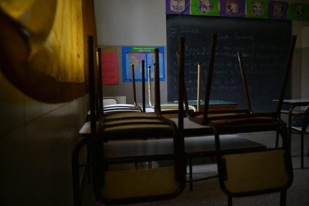 Un paro complicaría a las escuelas públicas el lunes