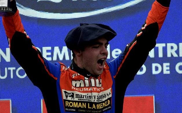 Todino demostró su calidad de manejo para controlar los embates de Rossi y Canapino