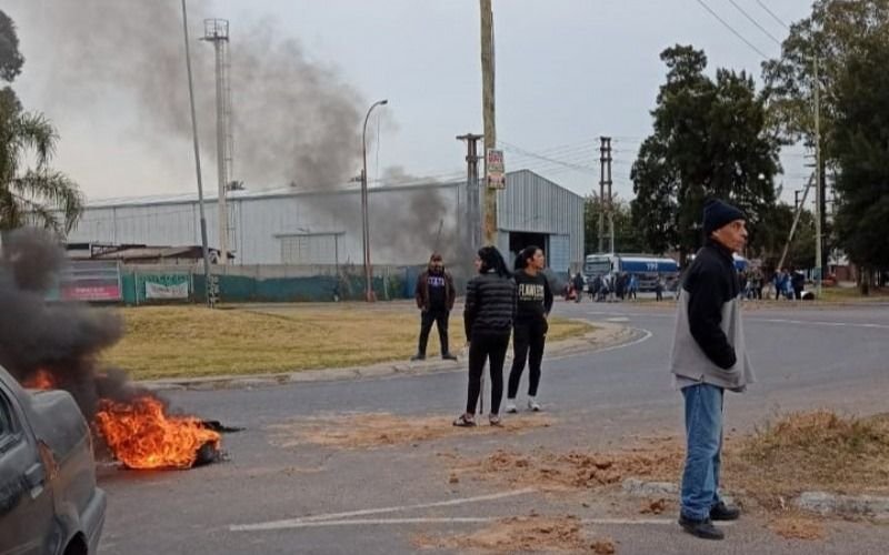 Se levantó el bloqueo a la entrada de Avenida 60: qué reclamaban los vecinos de Berisso