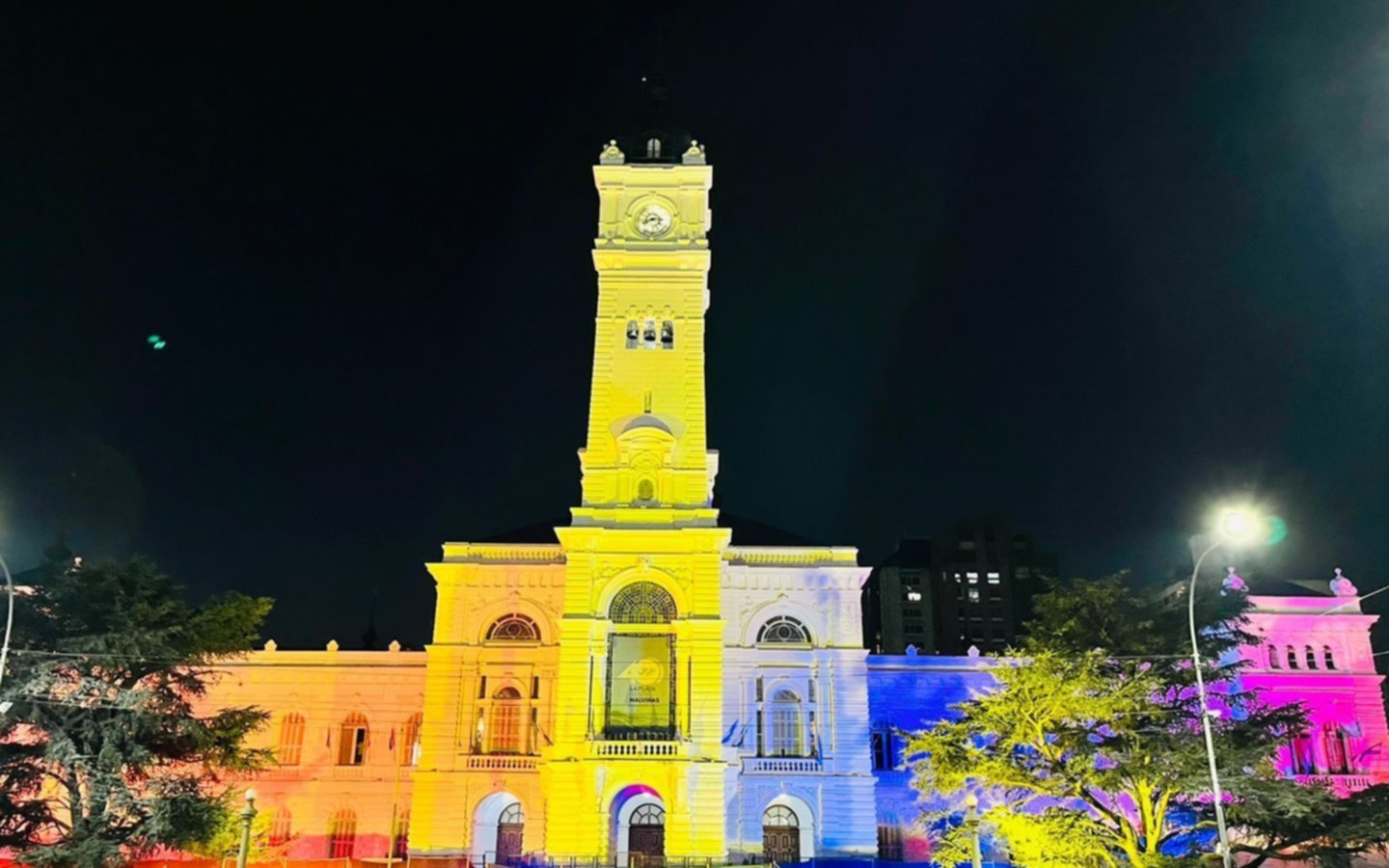 La Municipalidad se viste de los colores LBGTIQ+ en el Mes del Orgullo