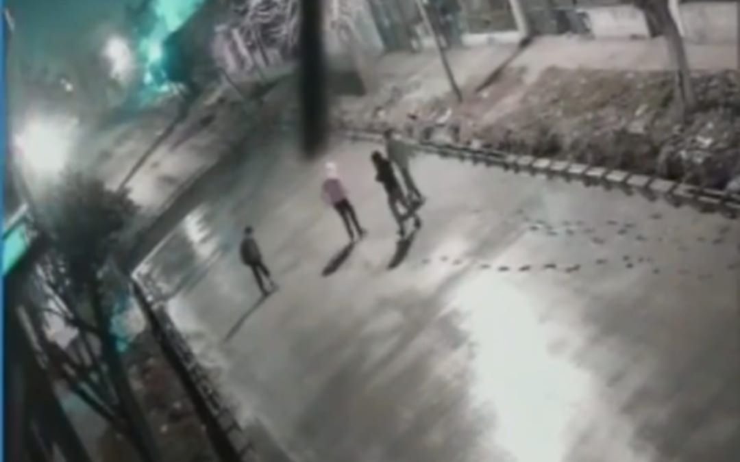 Adolescentes arruinaron la pavimentación de una calle en Solano