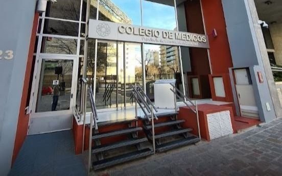 Los médicos de La Plata ya cobran un bono por "gastos operativos" de hasta $1.000 y hay polémica