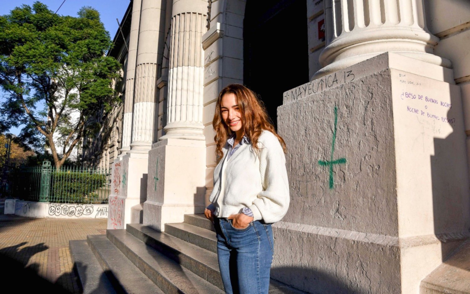 Thelma Fardin estuvo en el Normal 1 de La Plata y dio una charla sobre noviazgos violentos