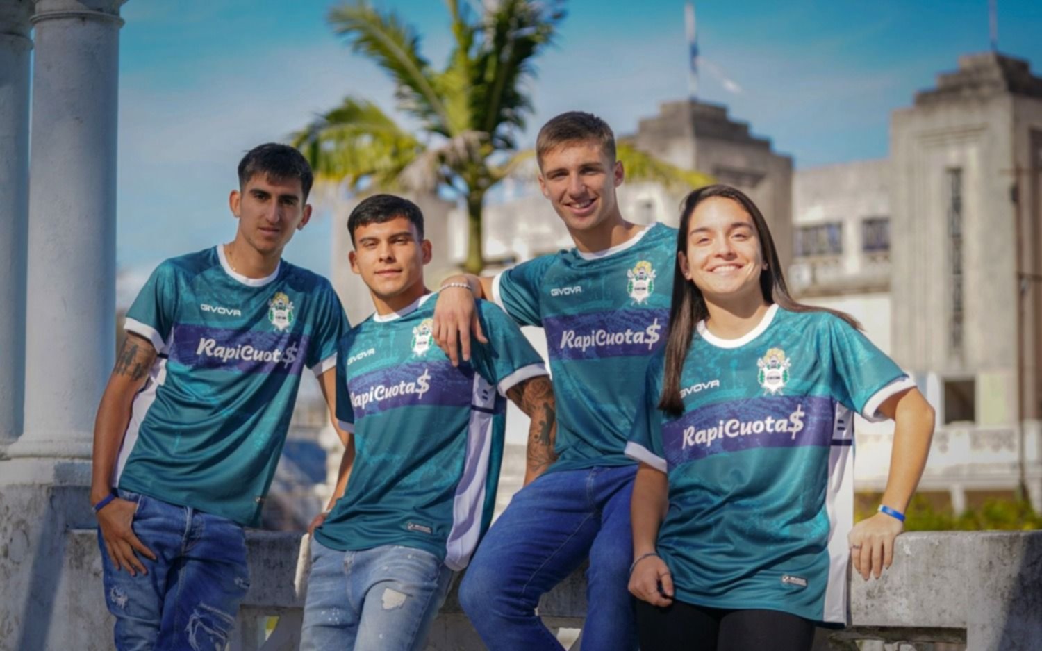 Gimnasia lanzó una nueva camiseta inspirada en el Bosque: cuánto cuesta y el por qué del diseño
