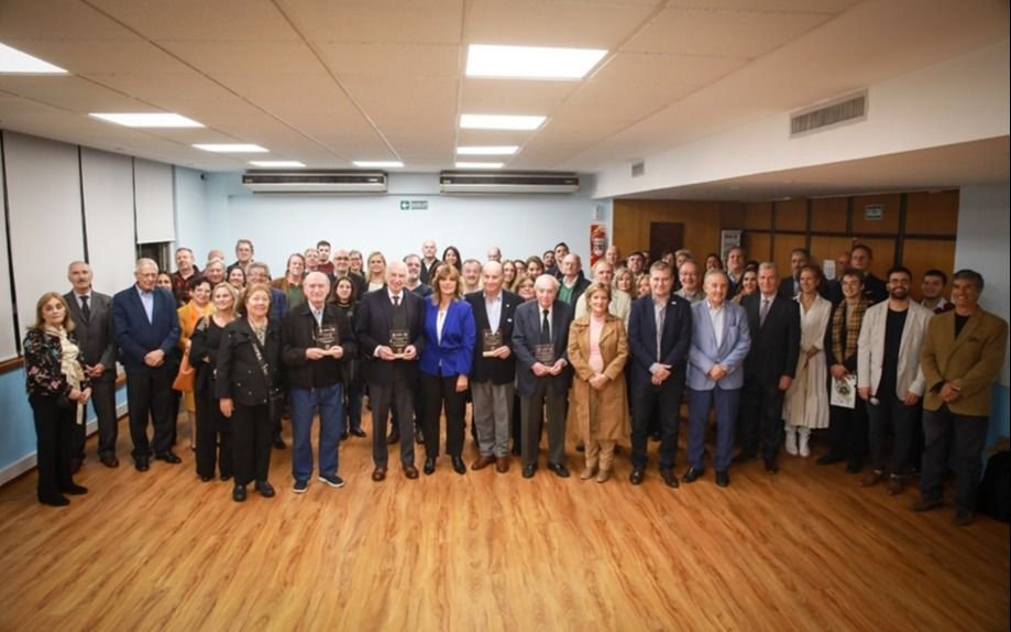 Ingenieros Sanitarios conmemoraron los 75 años de la AIDIS