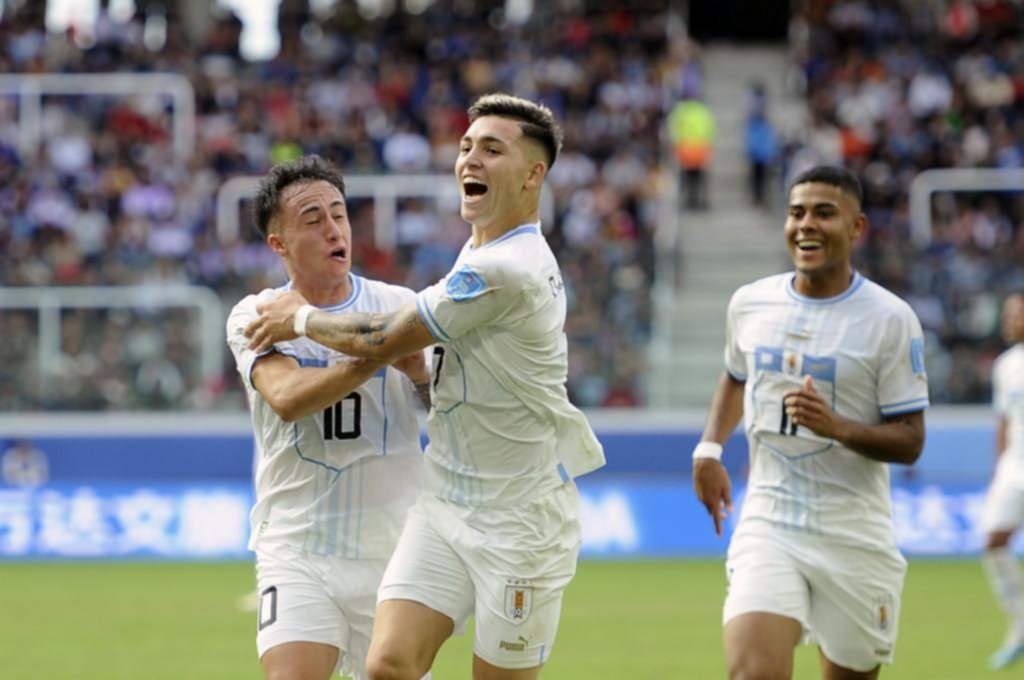 Uruguay sacó ventaja con un golazo y el domingo se cruzará con Estados Unidos en cuartos