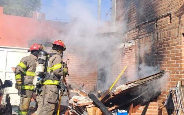 Fuga de gas generó una explosión en vivienda en Quilmes