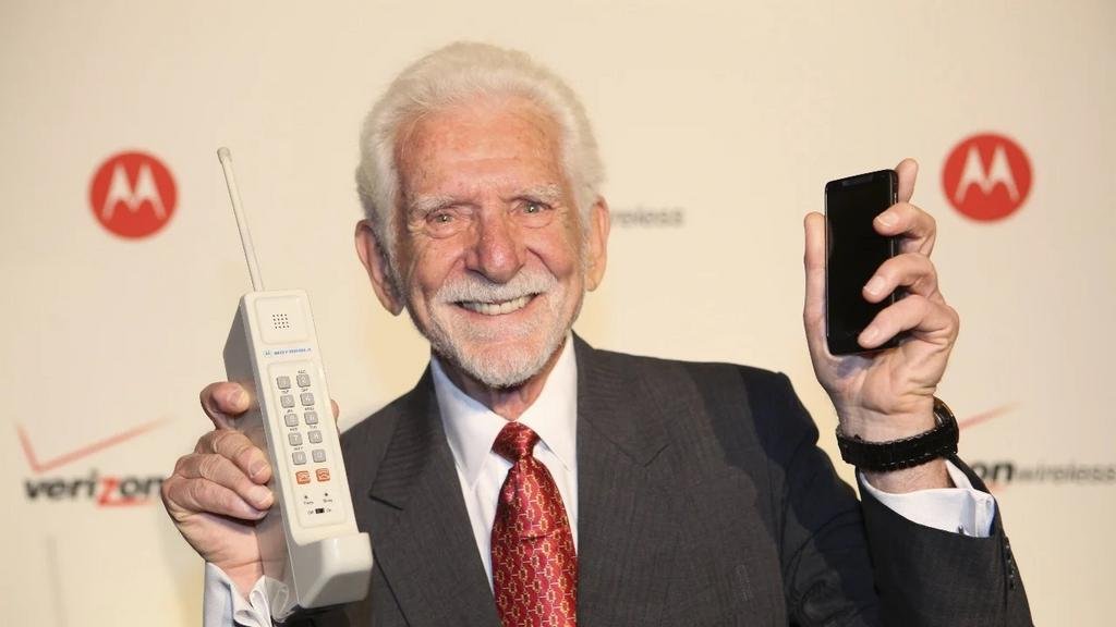 El famoso “ladrillo”: 40 años del primer celular vendido