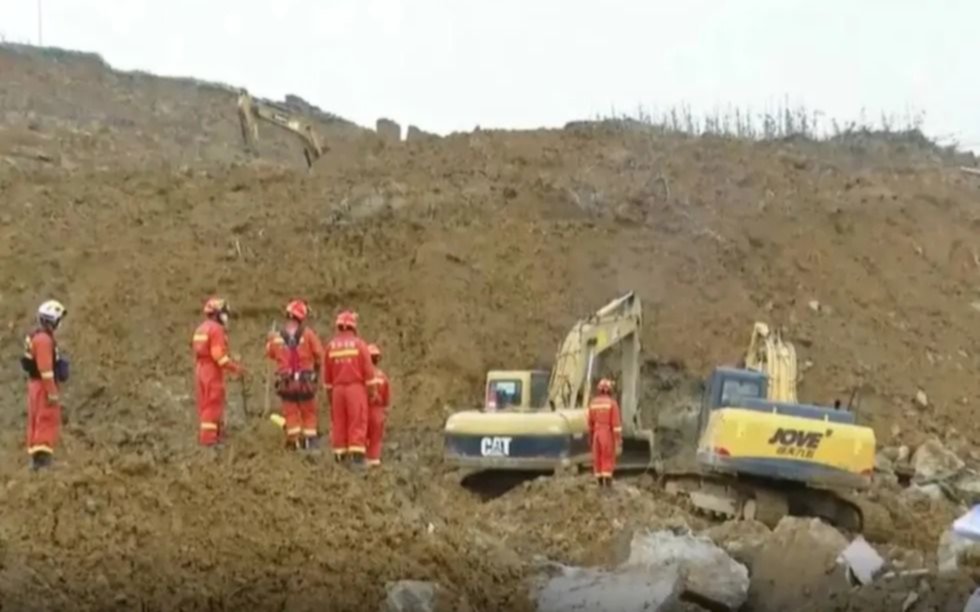Al menos 14 muertos en un deslizamiento de tierras en China: aún buscan personas desaparecidas