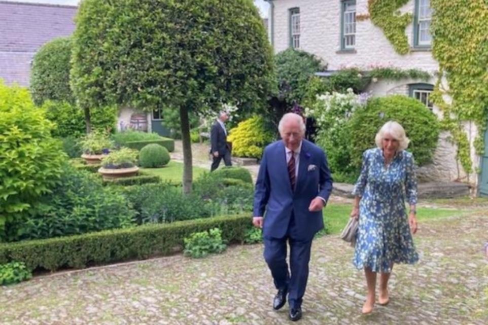 Carlos III baja sus gastos y venderá su casa en Gales