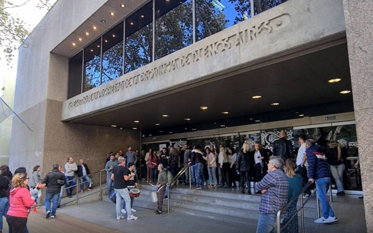 Una funcionaria del Registro de la Propiedad fue removida de su cargo y hubo una nueva asamblea
