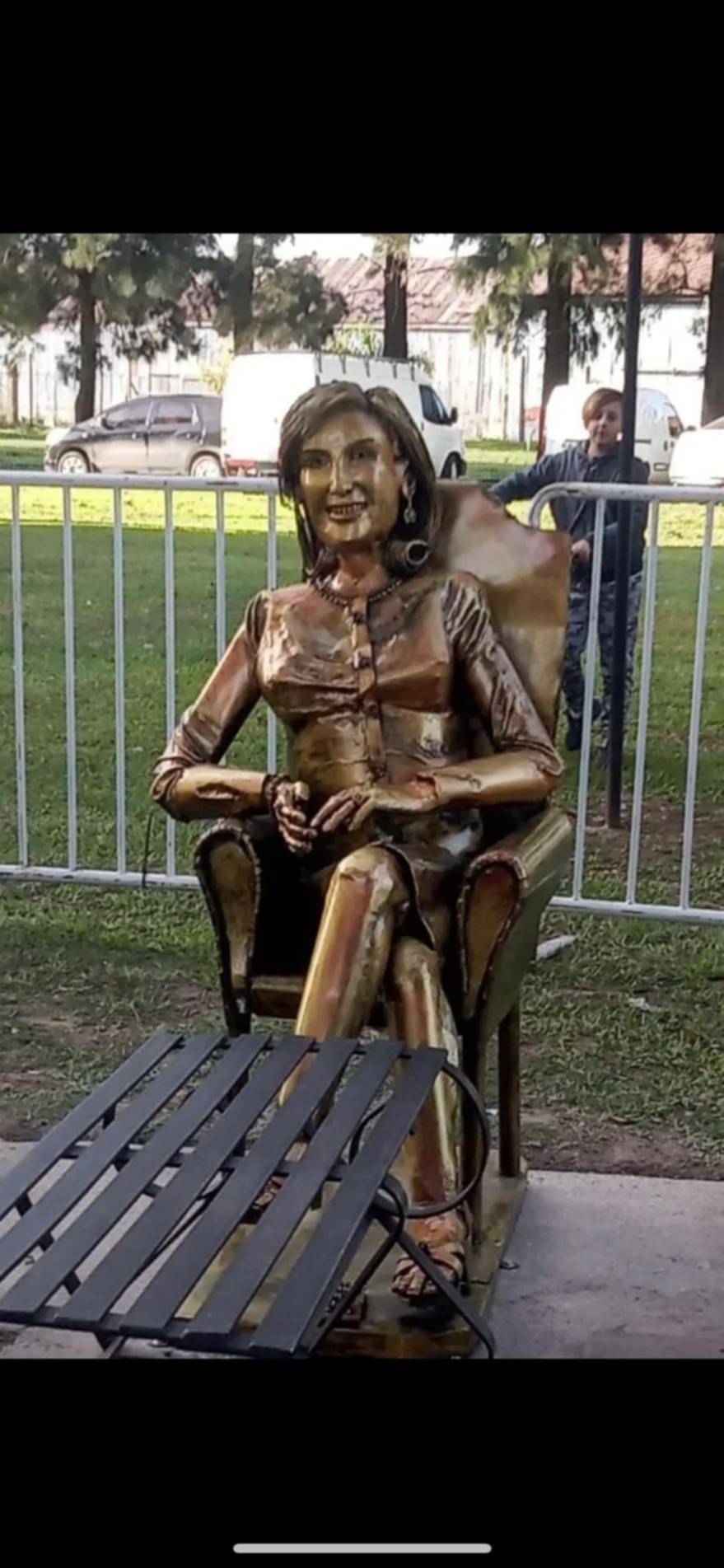 Mirtha tiene estatua, ¿se parece a C3PO?