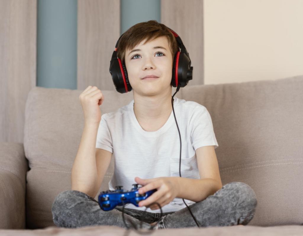 Chicos y videojuegos: debut antes de los 10 y mucho uso