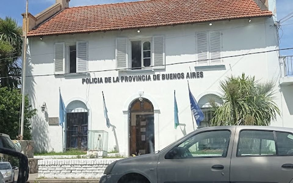 Escándalo en una comisaría de La Plata: un policía preso acusado de coimas