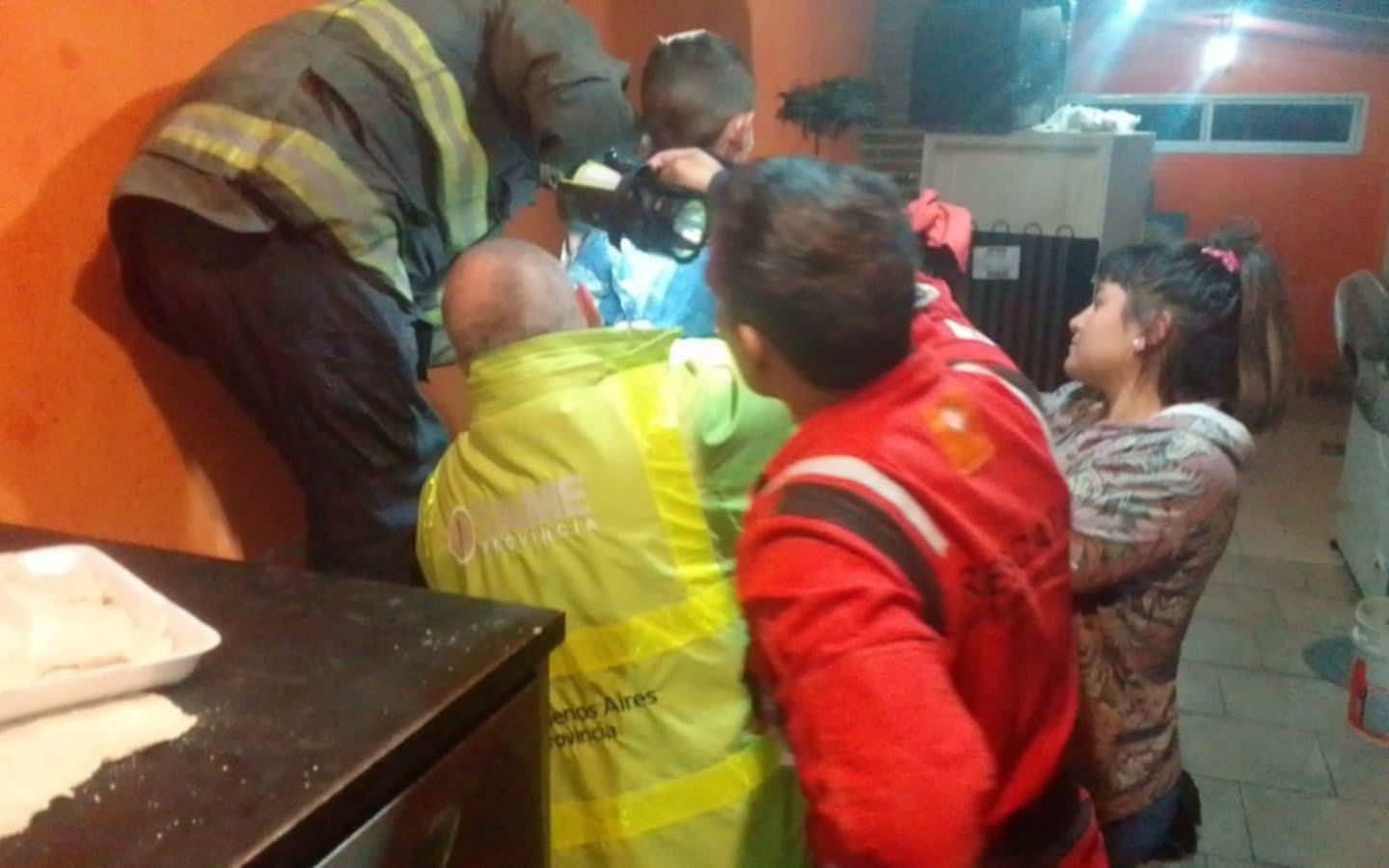 Dramático rescate de un nenito en La Plata: su brazo quedó atrapado en una amasadora