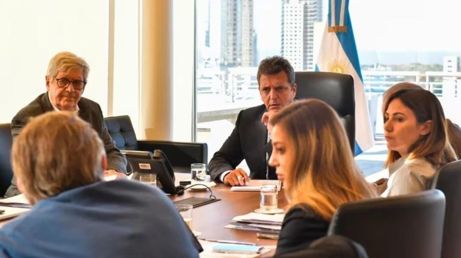 La presión de Massa: en busca de una lista de unidad