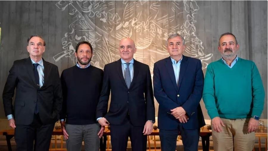 El detrás de escena de la foto de Espert en Juntos y el faltazo del bullrichismo