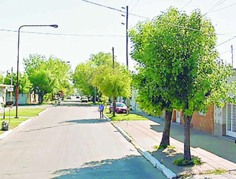 Pasamontañas, golpes y un botín millonario en una feroz entradera en La Plata