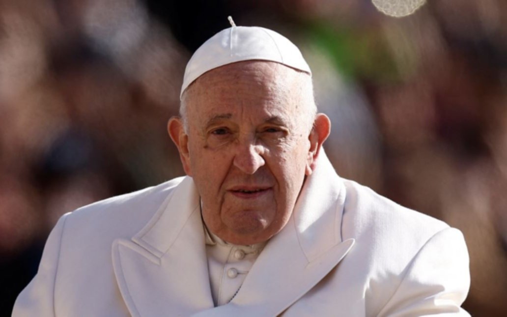 La salud de Francisco tras la operación: evoluciona "bien" y debe cumplir con una dieta semilíquida