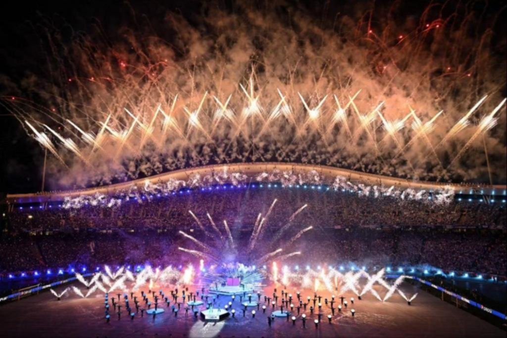 Música y color en la apertura de la gran final en Turquía