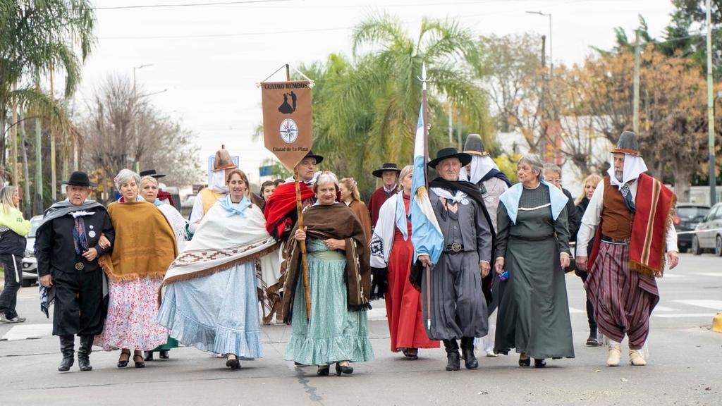 Ringuelet salió a la calle para celebrar sus 137 años