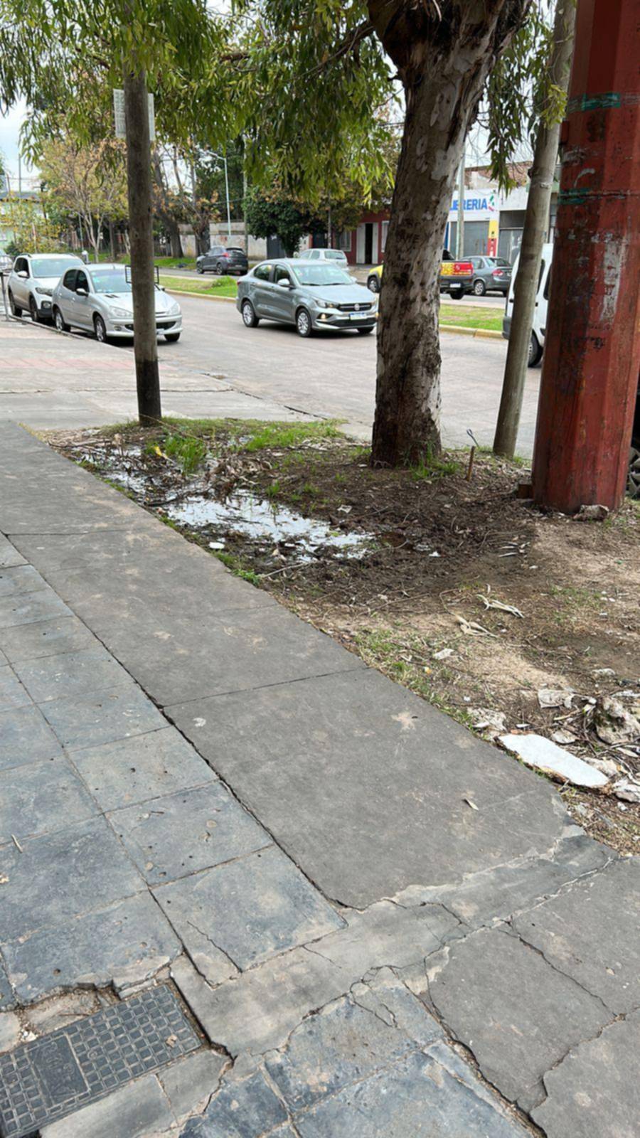 La pérdida de agua en 25 y 526 ya lleva un año
