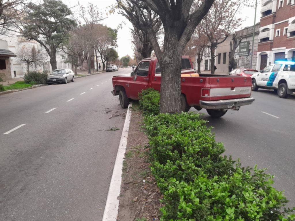 Se quedó dormido y chocó en diagonal 74