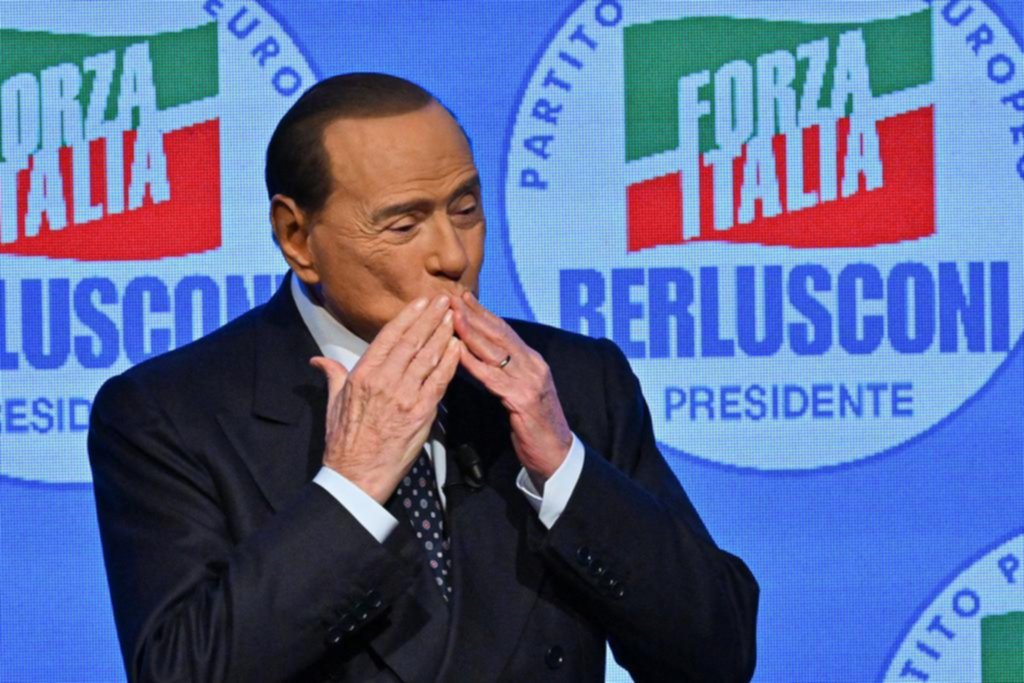 Adiós a Berlusconi: un polémico símbolo de Italia