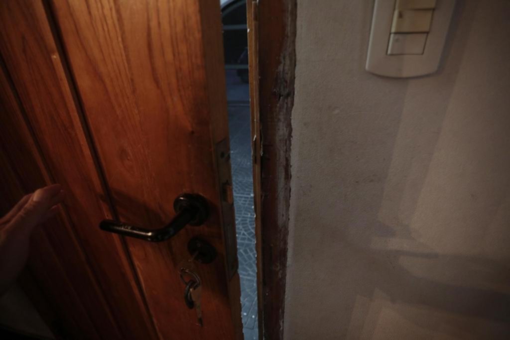 Vigilan, anotan y asaltan: otro millonario escruche a plena luz del día en La Plata