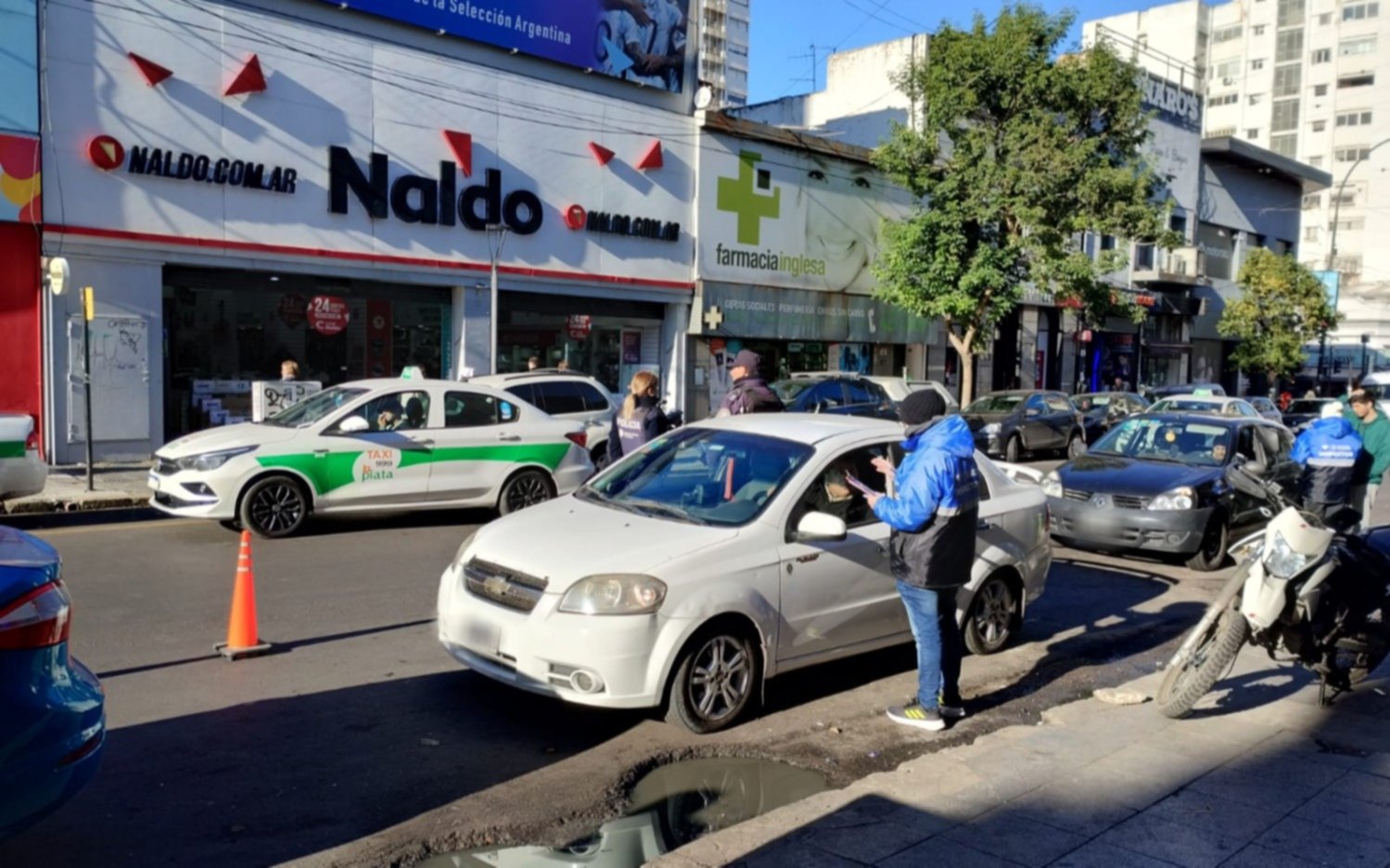 Secuestraron seis “remises truchos” en pleno centro