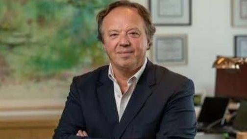 Milei eligió a un banquero para encabezar la lista de senadores