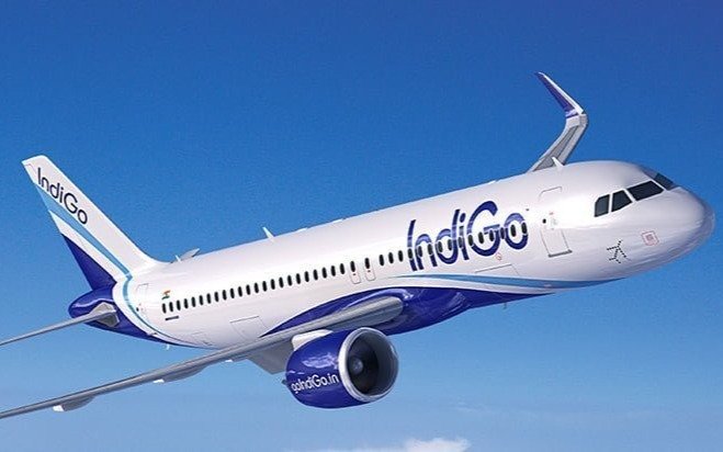 Polémica en un vuelo de IndiGo: piloto no pudo aterrizar y pasajeros exigieron a otro conductor