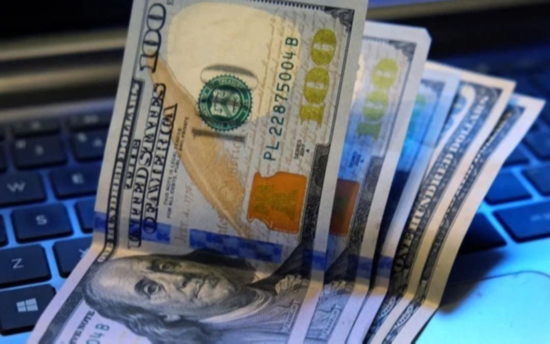 Fuerte caída del dólar blue, que regresa a valores de comienzo de semana