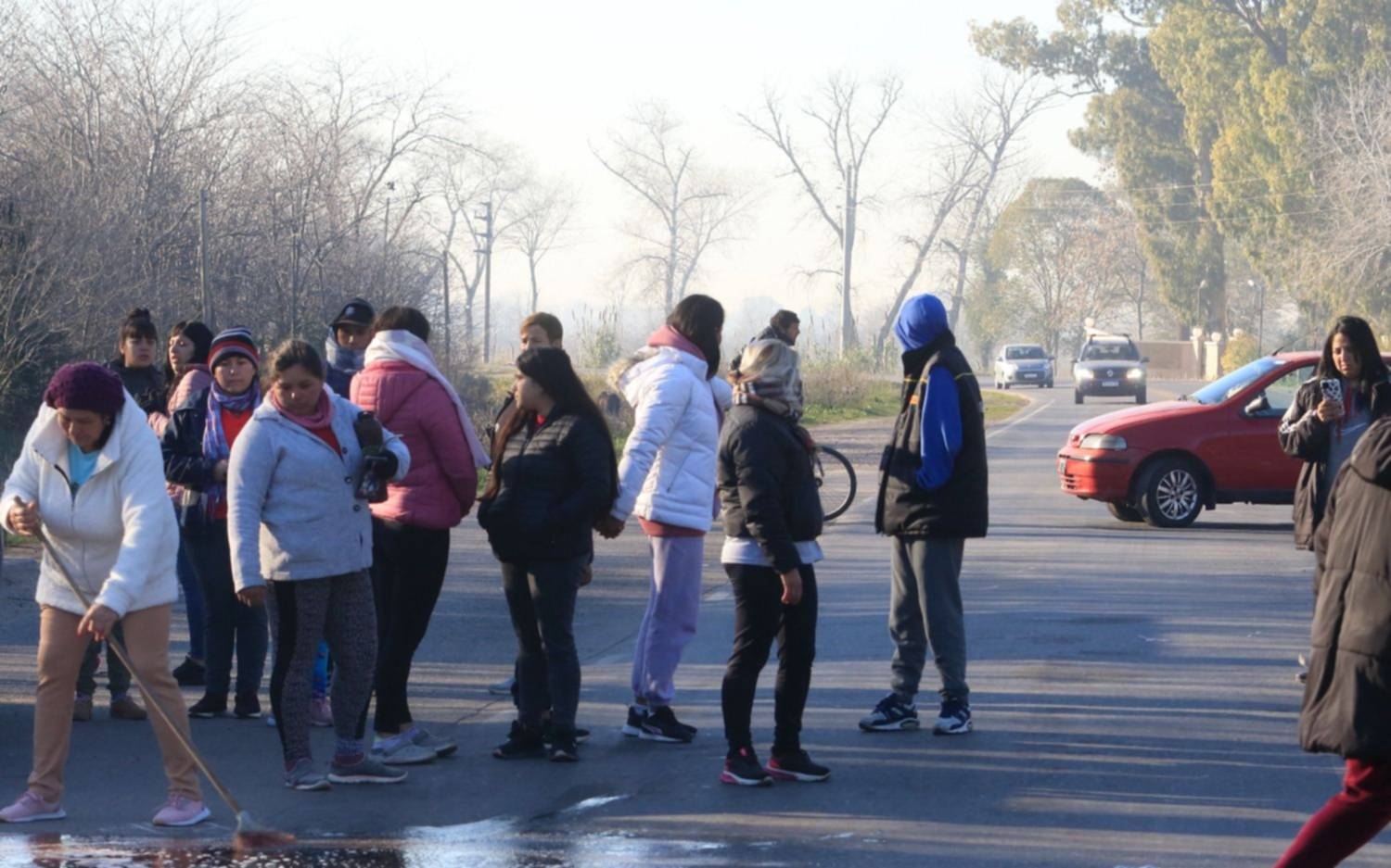 En la zona del trágico accidente que se cobró dos vidas, reclaman urgente semáforos y limpiar banquinas
