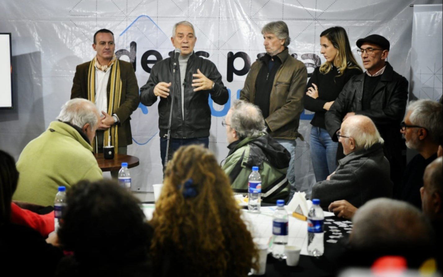 Alak: “La Ciudad necesita un plan integral para proteger los espacios verdes, el arbolado y reciclar sus residuos”
