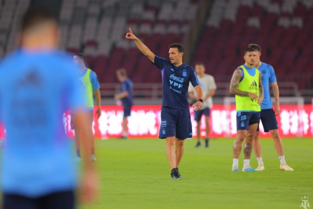 La Selección entrenó a puertas cerradas y aún no hay indicios de cómo será el equipo titular