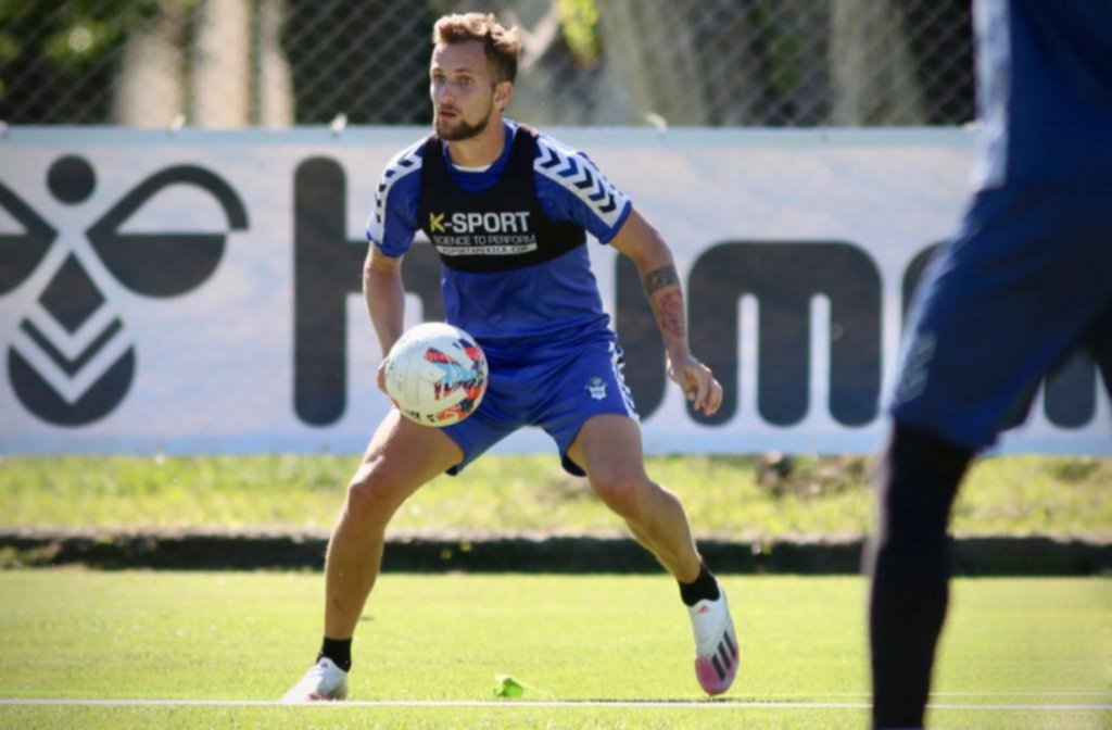El Lobo viaja con Colazo y Barros Schelotto, quienes serían titulares en Santiago