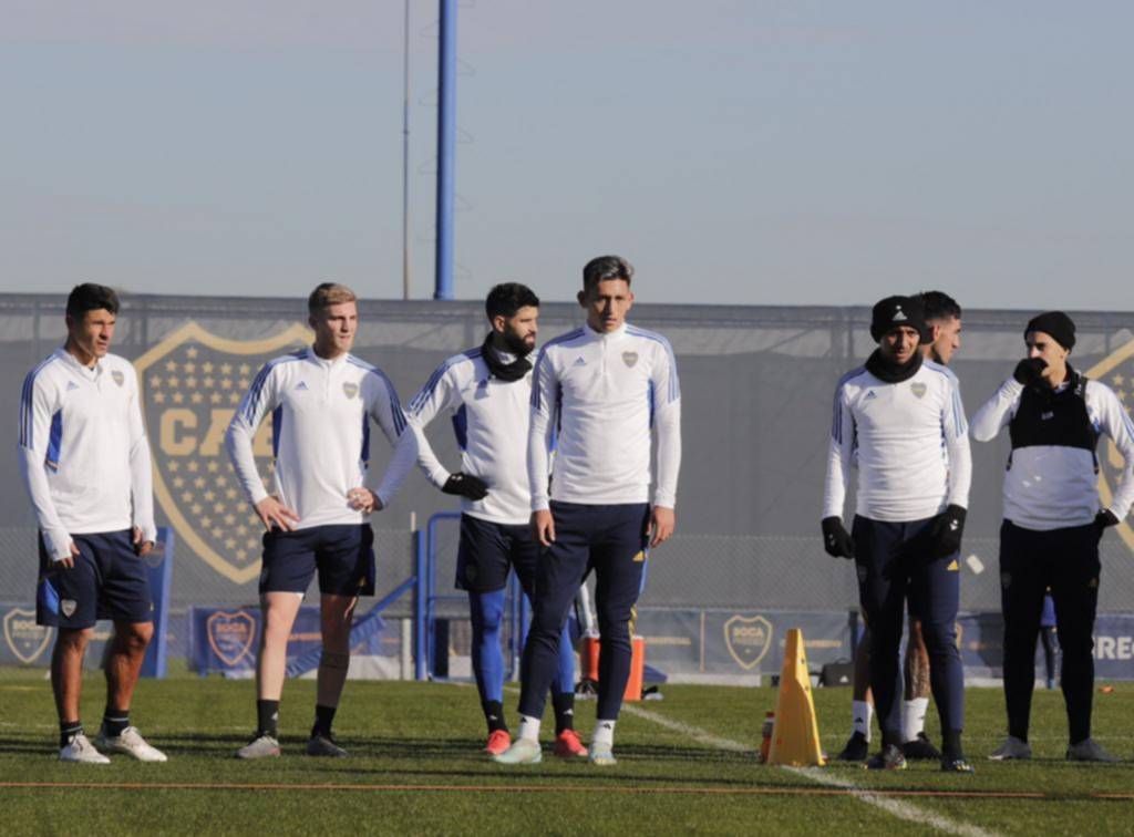 A la sombra de la despedida de Riquelme, Almirón arma el equipo para ir a Mendoza